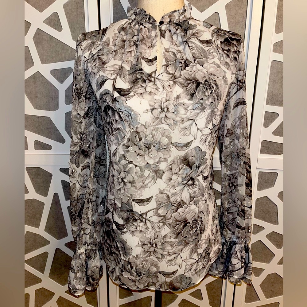 White House Black Market Women’s Floral Black & White Blingy Blouse Size 4